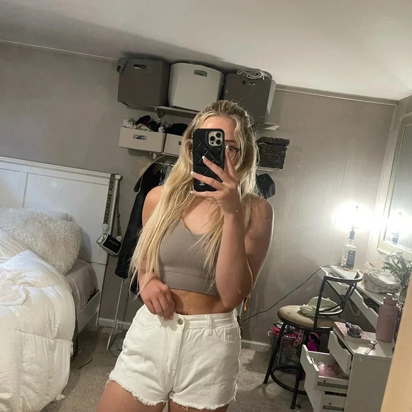 PRINCESS POLLY shorts 4 - Picture 6 of 11